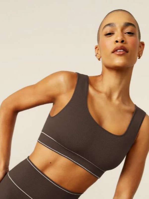 Top Comfort Decote Reto Sem Costura Preto da coleção Seamless Adapt