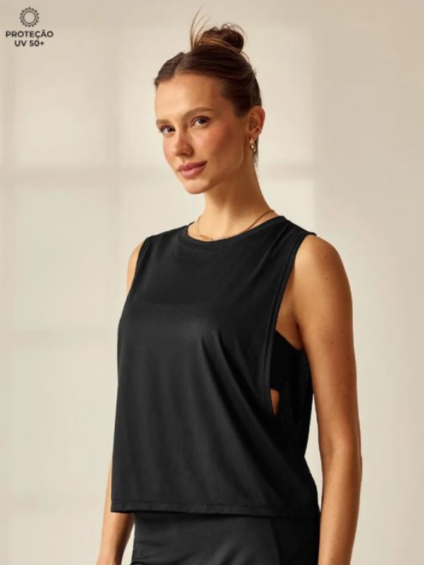 Regata cropped com cavas mais abertas
